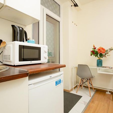Micro Apartment Miaczynska By Noclegi Renters Varsovie Extérieur photo