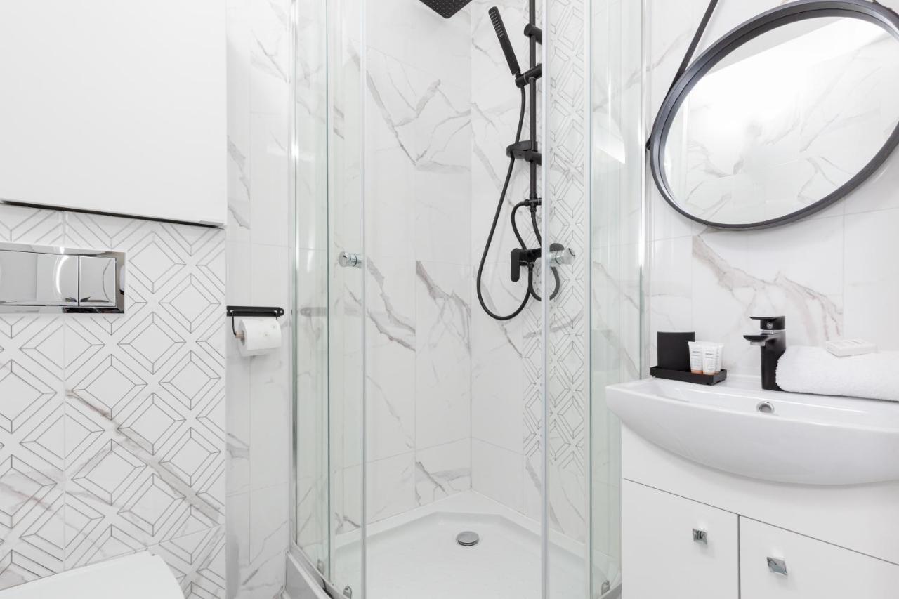 Micro Apartment Miaczynska By Noclegi Renters Varsovie Extérieur photo