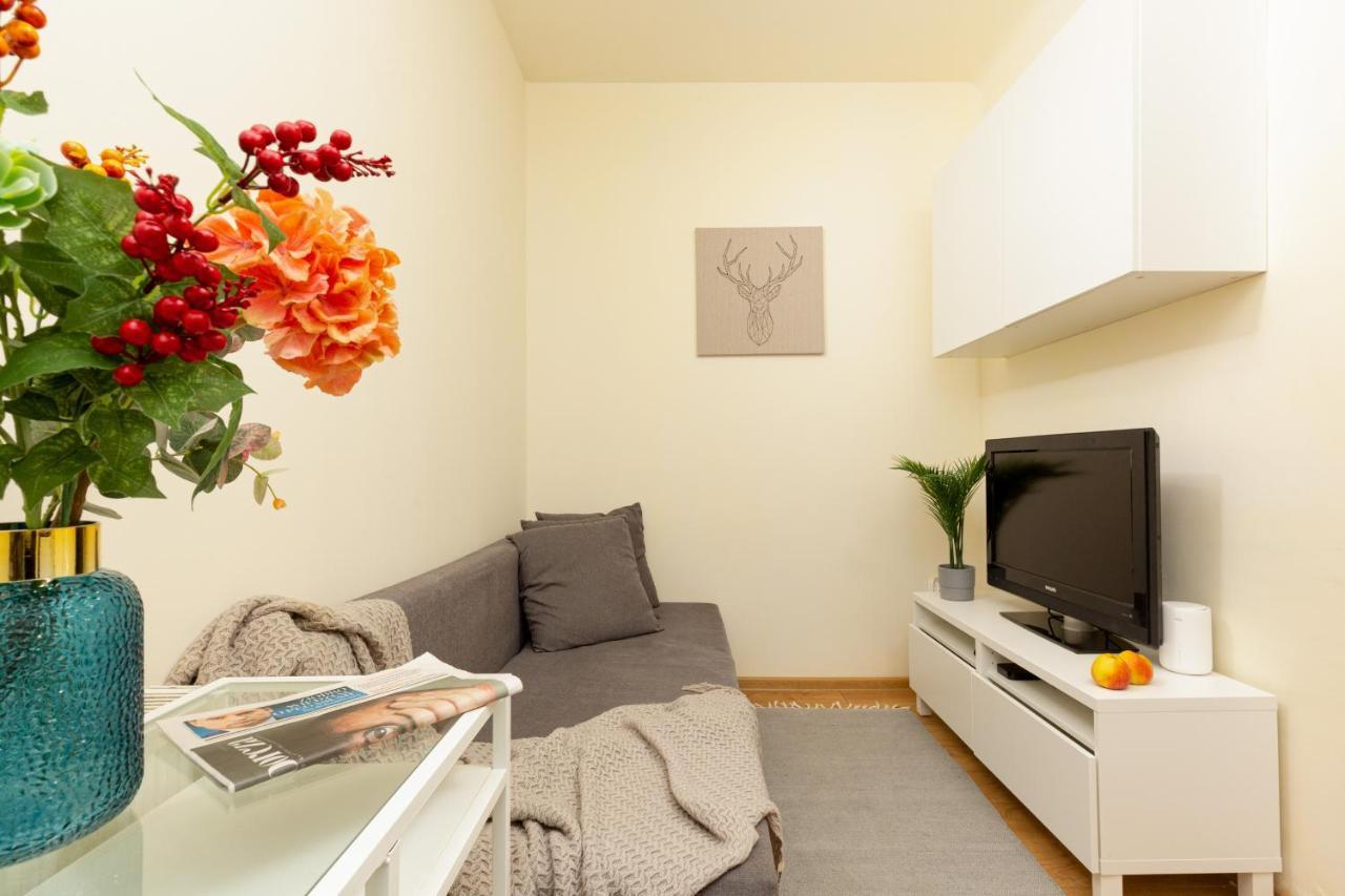 Micro Apartment Miaczynska By Noclegi Renters Varsovie Extérieur photo